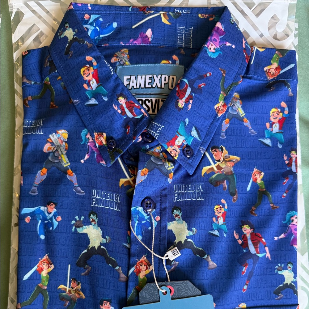 RSVLTS Fanexpo United by Fandom Large NWT